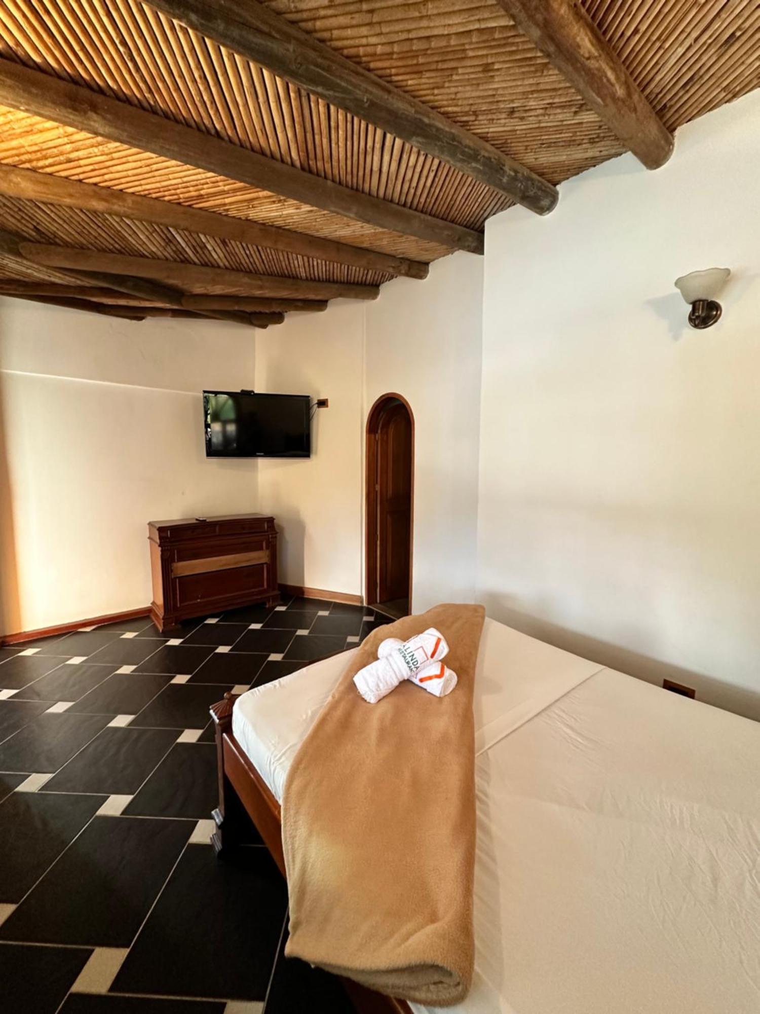 Hotel Casa Linda Guatapé エクステリア 写真