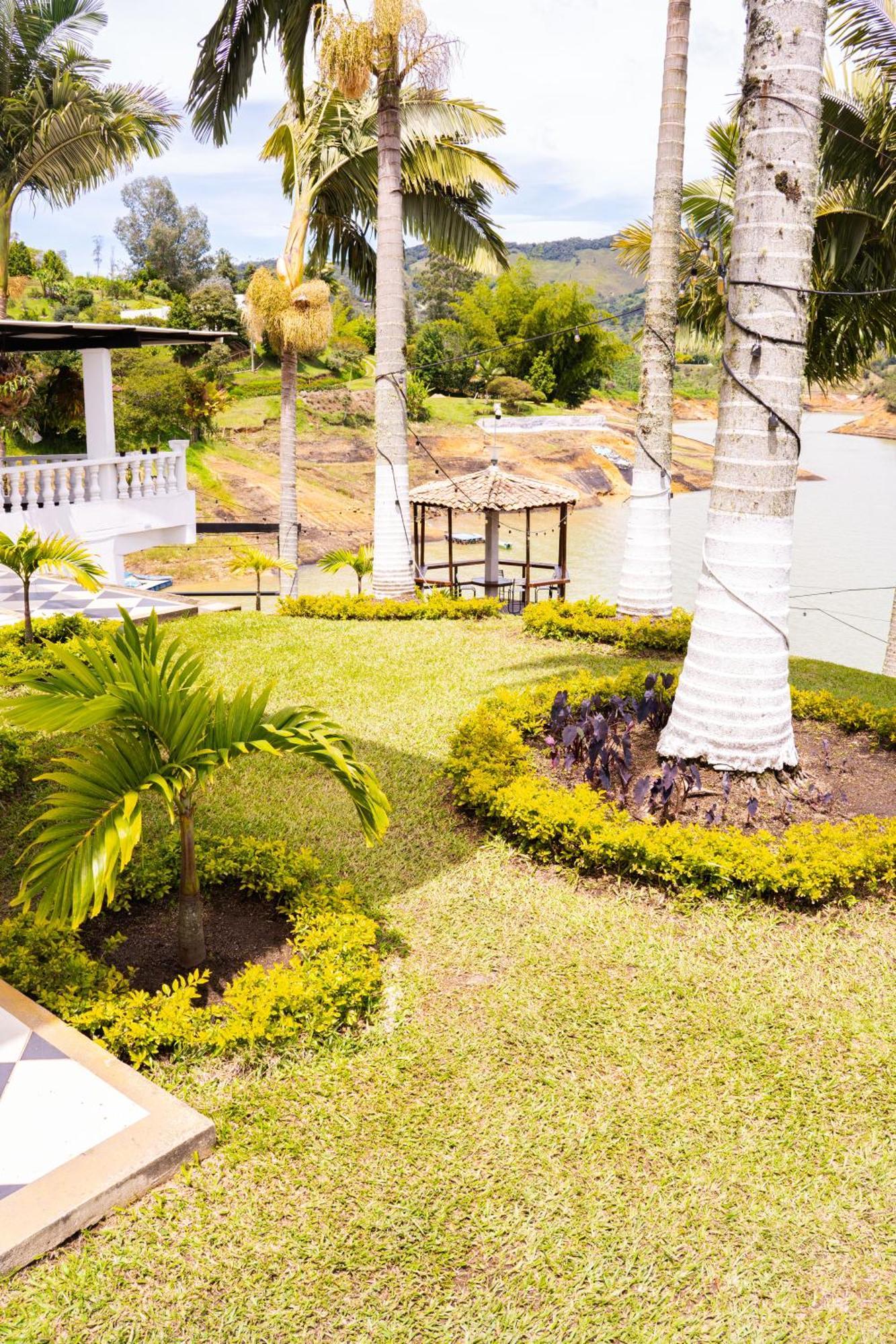 Hotel Casa Linda Guatapé エクステリア 写真